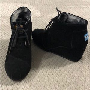 TOMS Women’s Wedge Booties 7